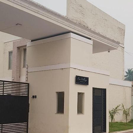Sobrado 2 Amplo E Confortavel Em Condominio Corumba Ngoại thất bức ảnh