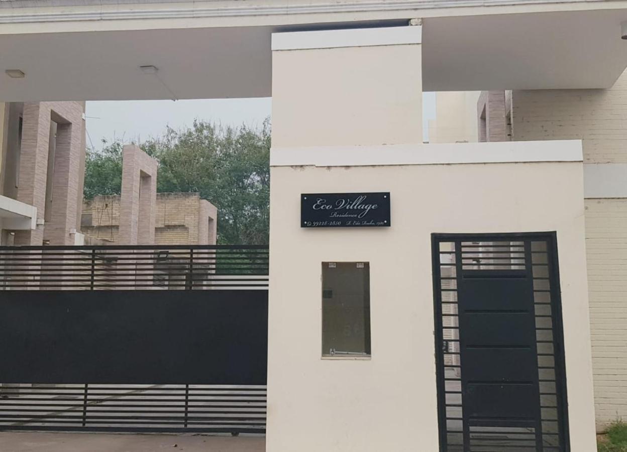 Sobrado 2 Amplo E Confortavel Em Condominio Corumba Ngoại thất bức ảnh