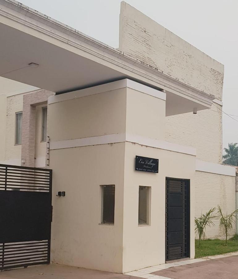 Sobrado 2 Amplo E Confortavel Em Condominio Corumba Ngoại thất bức ảnh