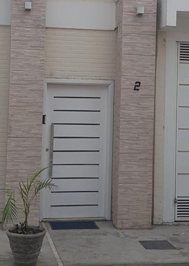 Sobrado 2 Amplo E Confortavel Em Condominio Corumba Ngoại thất bức ảnh
