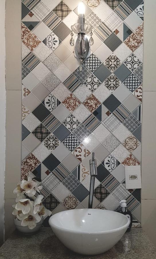 Sobrado 2 Amplo E Confortavel Em Condominio Corumba Ngoại thất bức ảnh