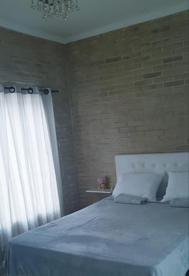 Sobrado 2 Amplo E Confortavel Em Condominio Corumba Ngoại thất bức ảnh