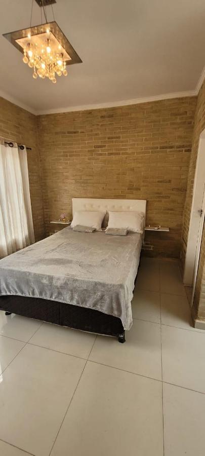 Sobrado 2 Amplo E Confortavel Em Condominio Corumba Ngoại thất bức ảnh