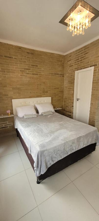Sobrado 2 Amplo E Confortavel Em Condominio Corumba Ngoại thất bức ảnh